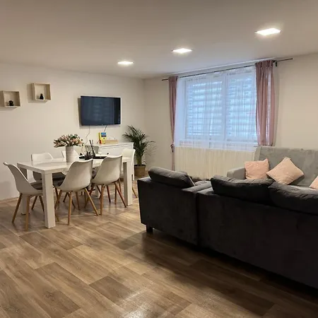 V Soukromi U Ruzenky Feriehus Podivin