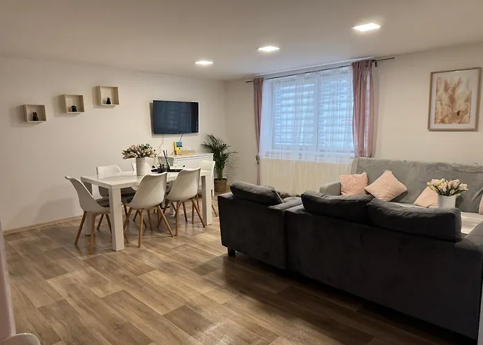 V Soukromi U Ruzenky Ferienhaus Podivin